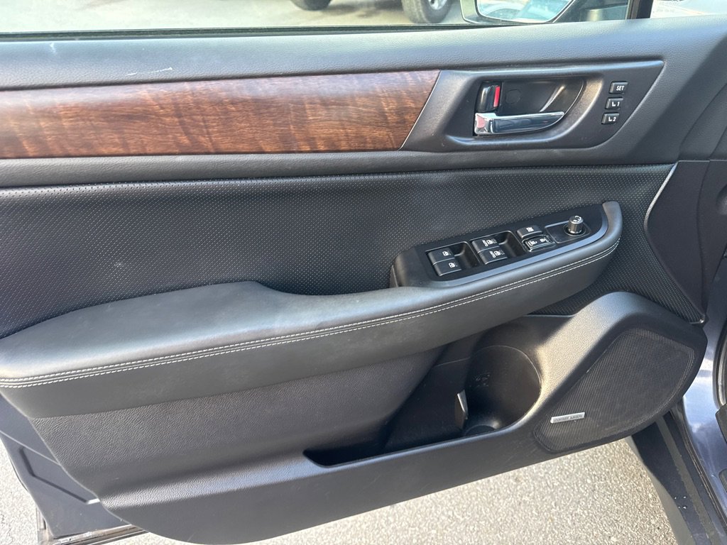 Used 2017 Subaru Outback 2.5i Limited image 12