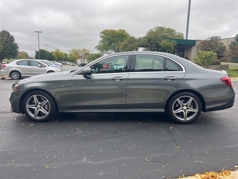 Used 2017 Mercedes-Benz E 300 4MATIC image 9