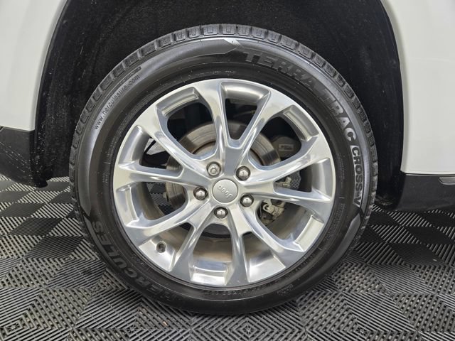 Used 2021 Jeep Grand Cherokee Summit AWD/4WD image 25