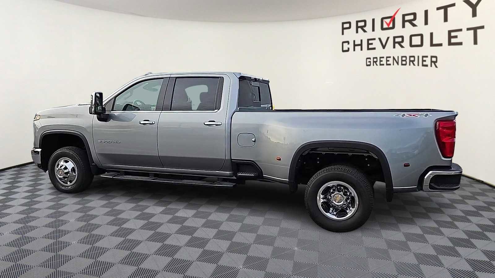 Used 2025 Chevrolet Silverado 3500 LTZ w/ LTZ Plus Package image 6