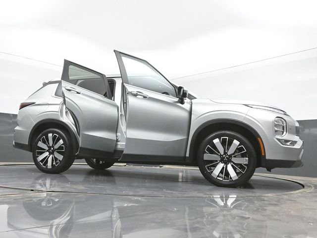 Used 2025 Mitsubishi Outlander SE AWD/4WD image 50