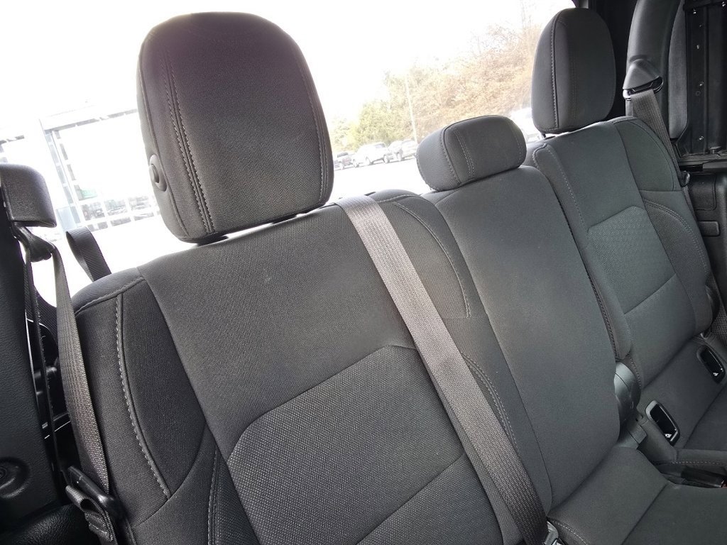 Used 2020 Jeep Gladiator Sport image 17