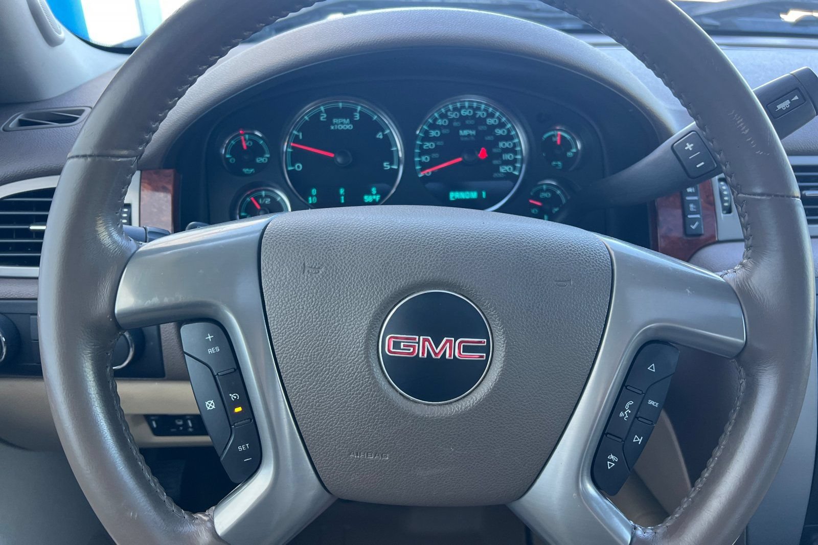 Used 2012 GMC Sierra 2500 SLT w/ SLT Convenience Package AWD/4WD image 17