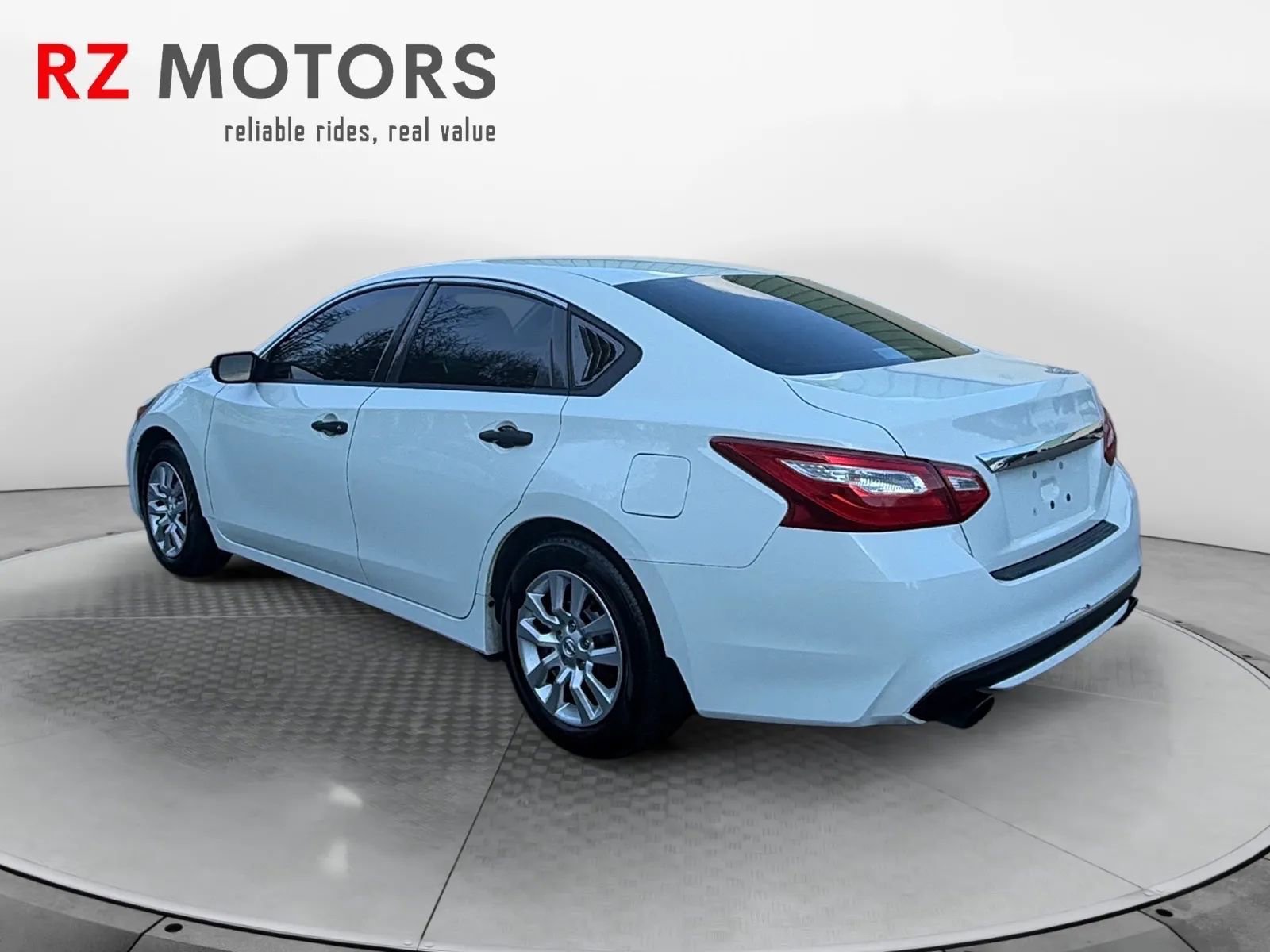 Used 2017 Nissan Altima 2.5 S w/ Power Driver Seat Package image 3