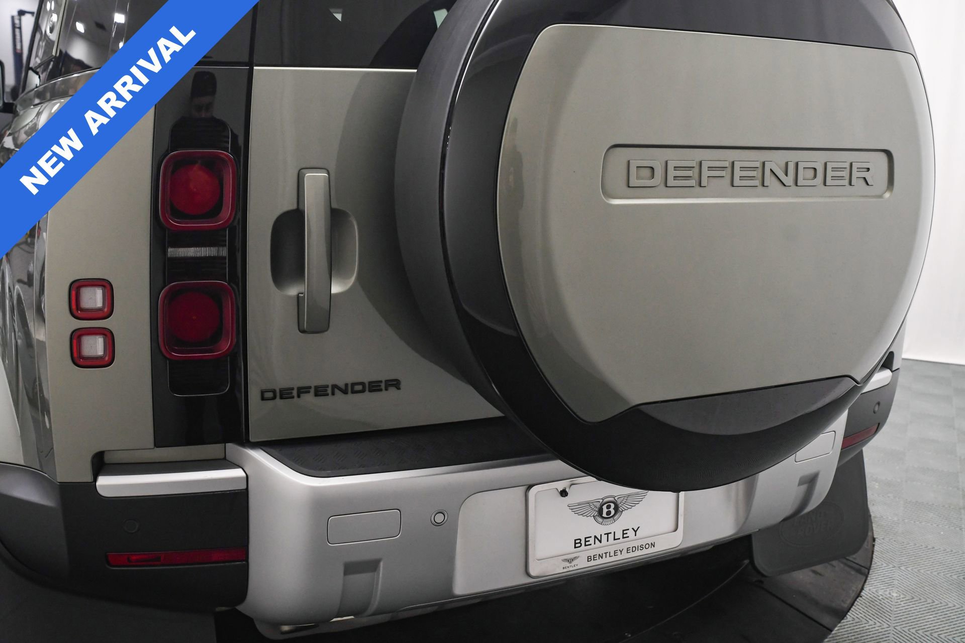 Used 2024 Land Rover Defender 110 S image 21