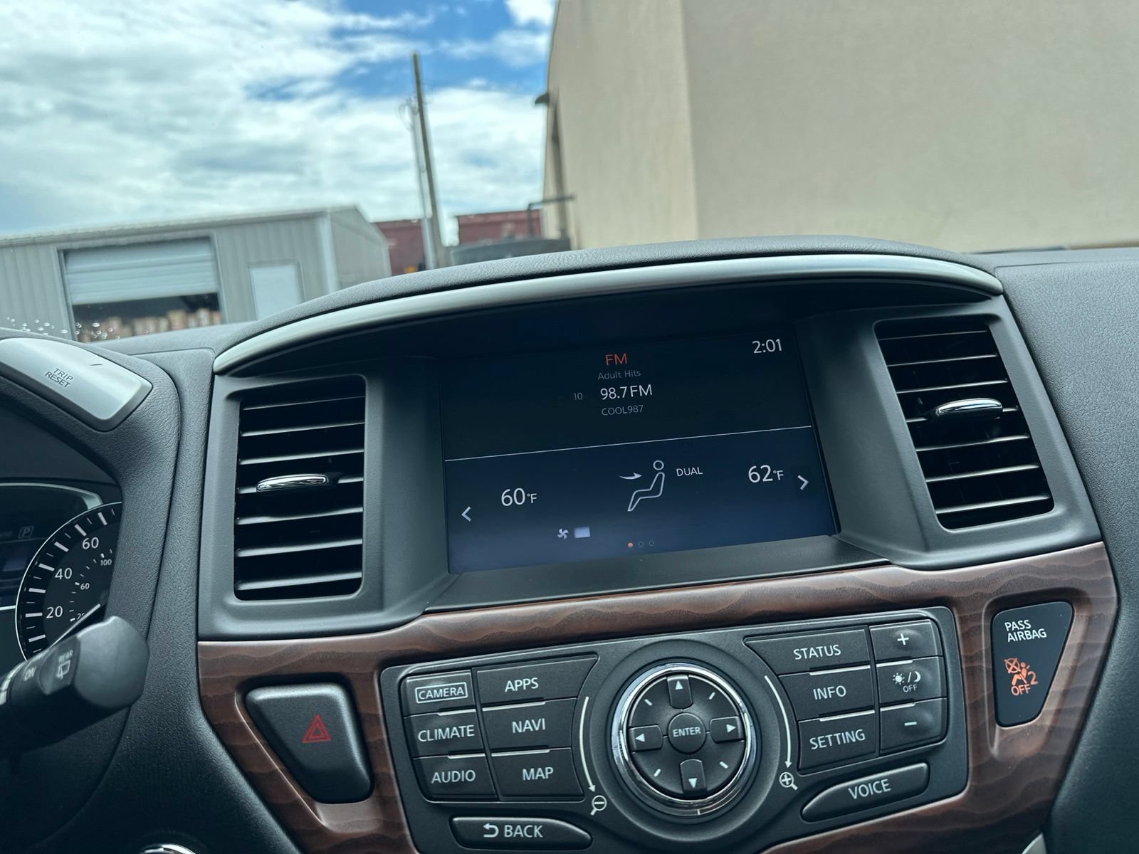 Used 2017 Nissan Pathfinder Platinum AWD/4WD image 65