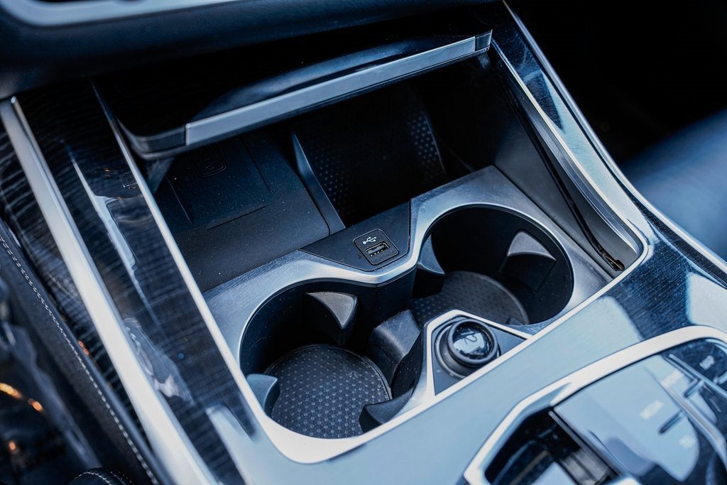 Used 2023 BMW X7 M60i image 16