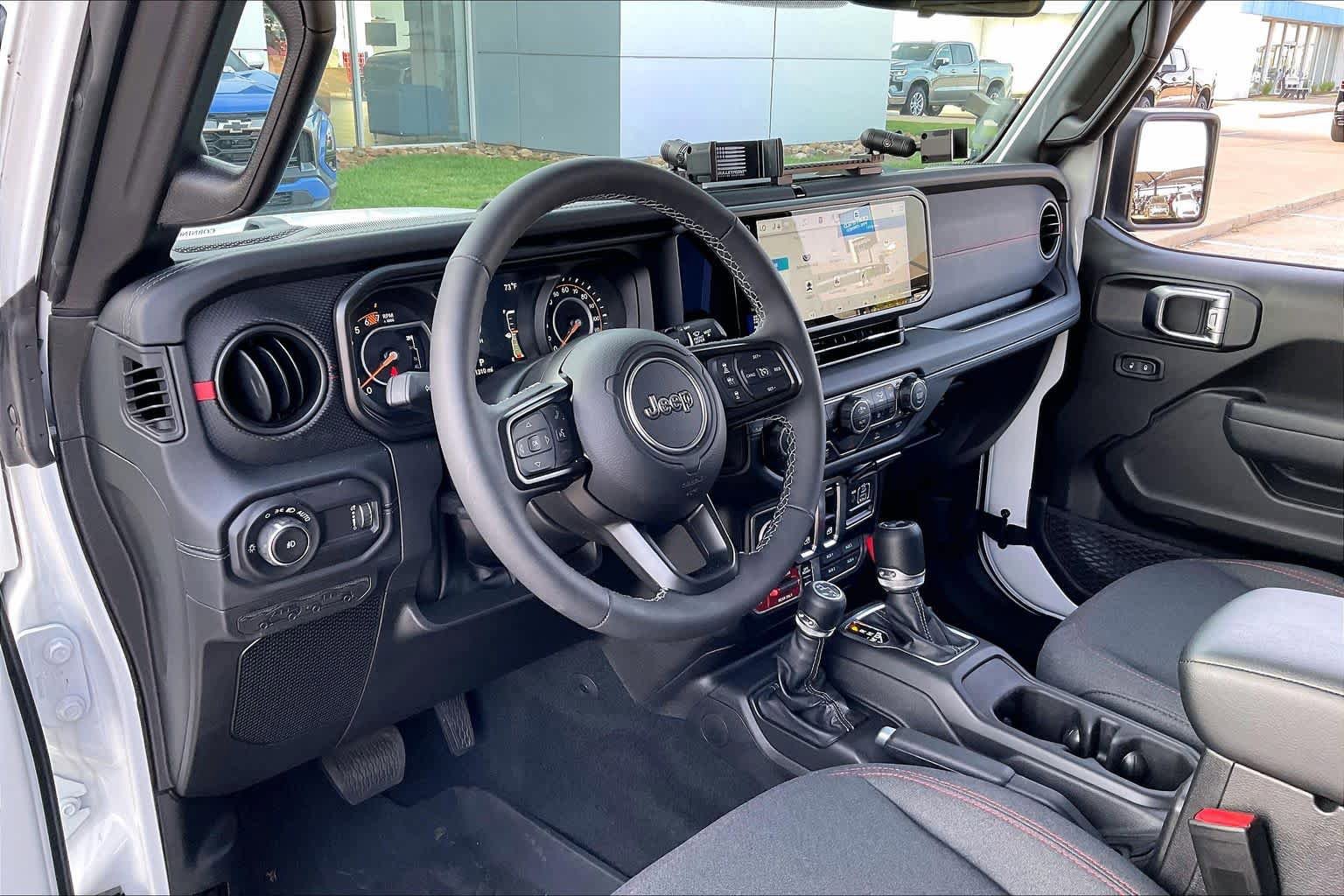 Used 2026 Jeep Wrangler Rubicon AWD/4WD image 17