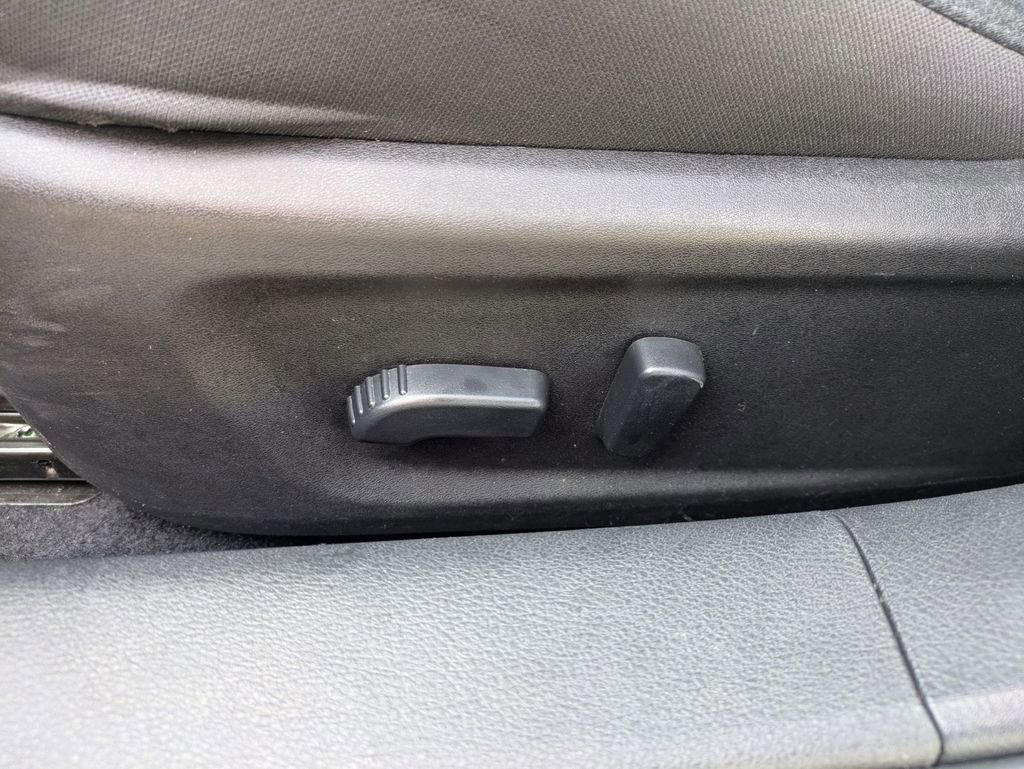 Used 2025 Nissan Altima 2.5 SV FWD image 15