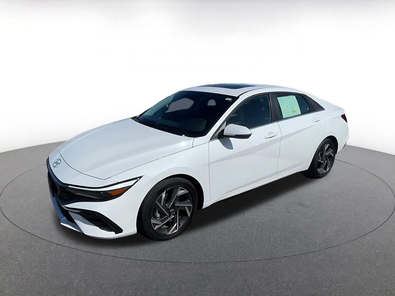 Used 2025 Hyundai Elantra Limited FWD image 8