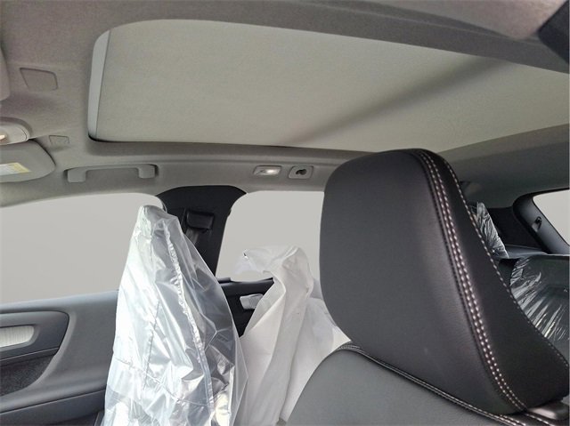 New 2025 Volvo XC40 B5 Plus w/ Protection Package Premier image 10