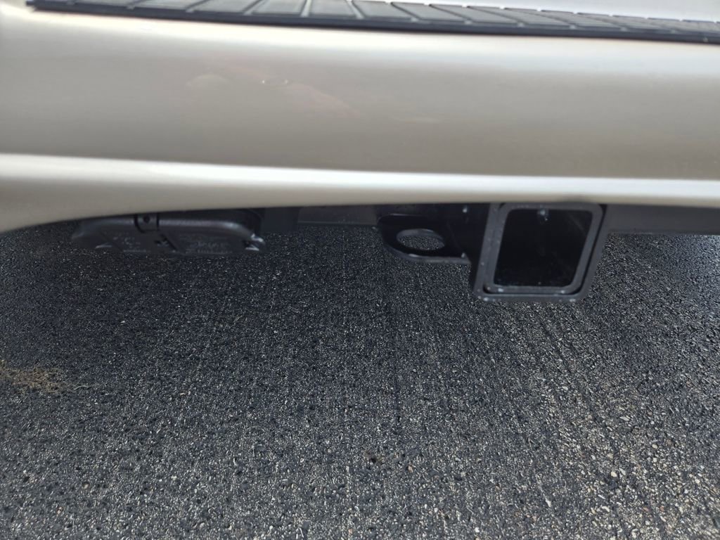 Used 2022 Chevrolet Express 2500 w/ Enhanced Convenience Package image 5