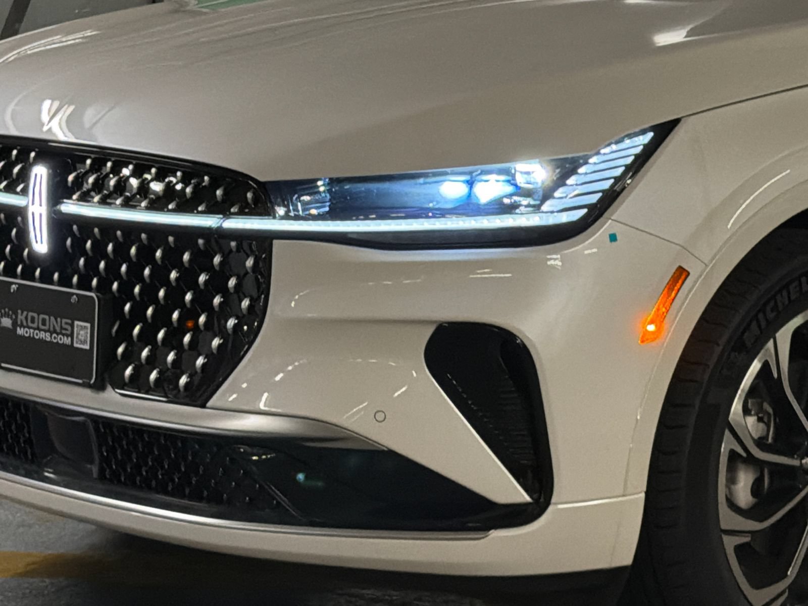 New 2026 Lincoln Nautilus Reserve AWD/4WD image 2