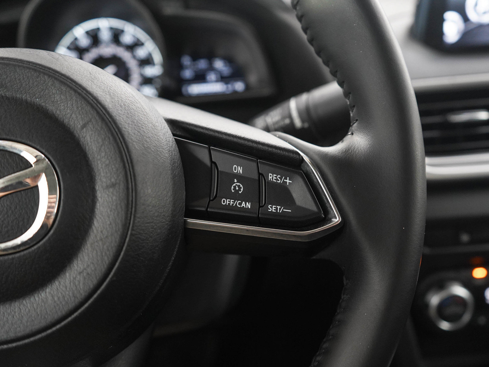 Used 2018 MAZDA MAZDA3 Touring FWD image 26