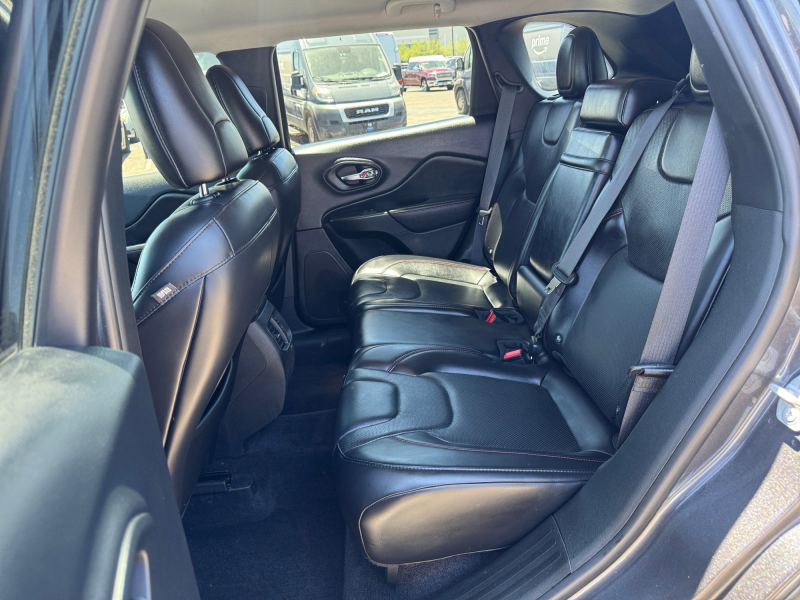 Used 2019 Jeep Cherokee Trailhawk AWD/4WD image 21