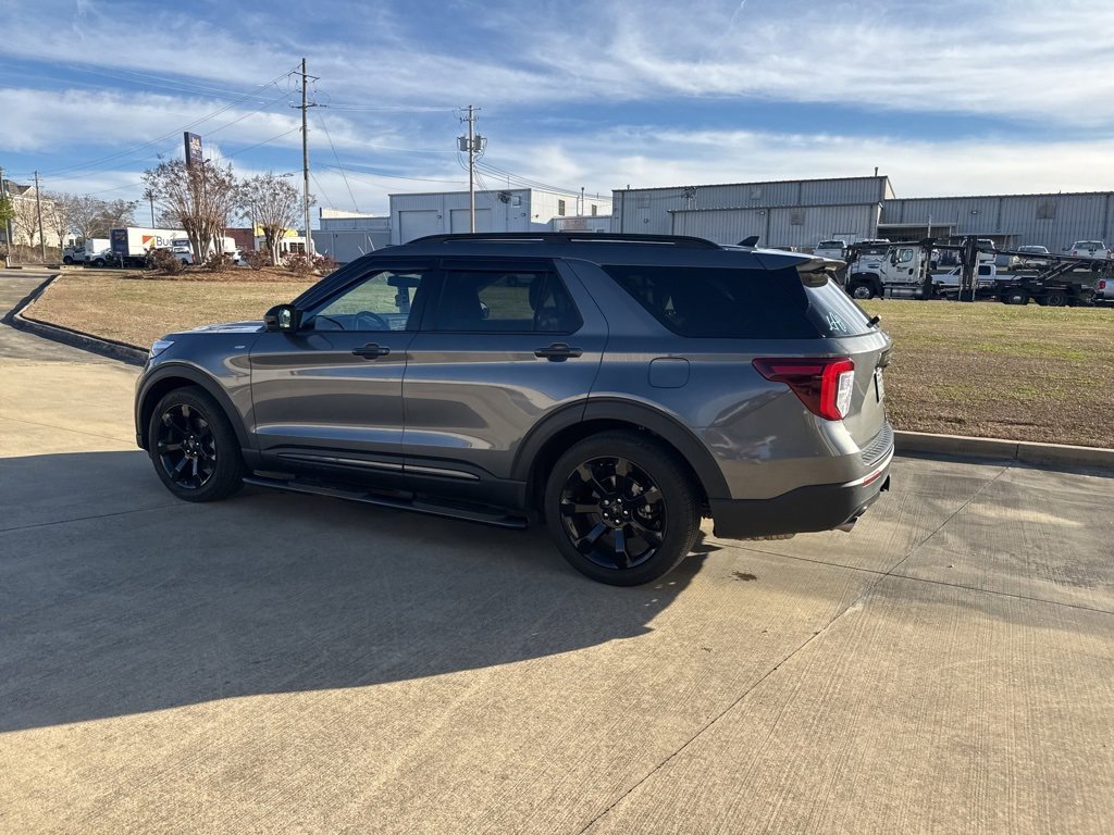 Certified 2023 Ford Explorer ST-Line w/ Class IV Trailer Tow Package image 10