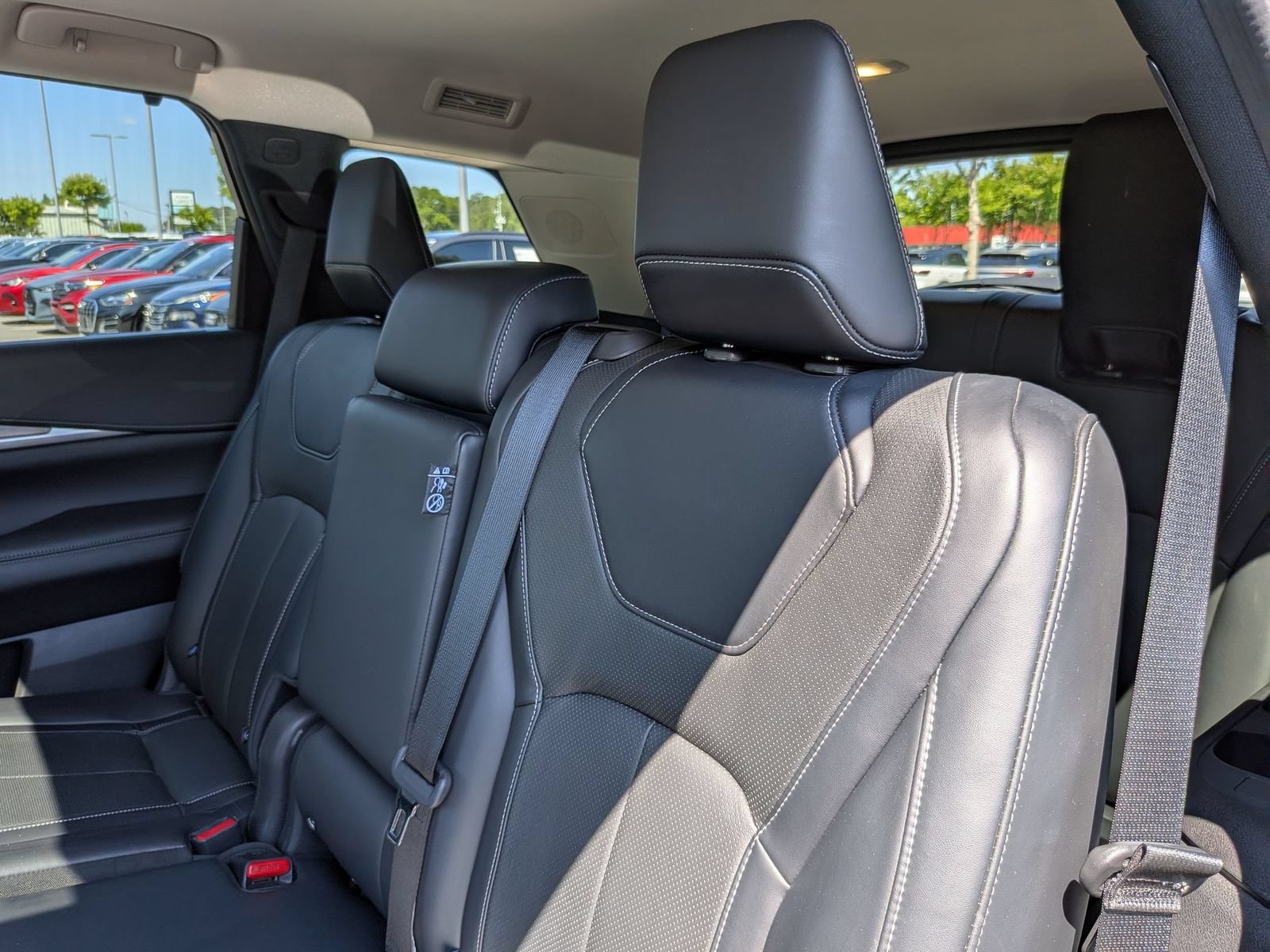 Used 2023 INFINITI QX60 Luxe w/ Cargo Package AWD/4WD image 31