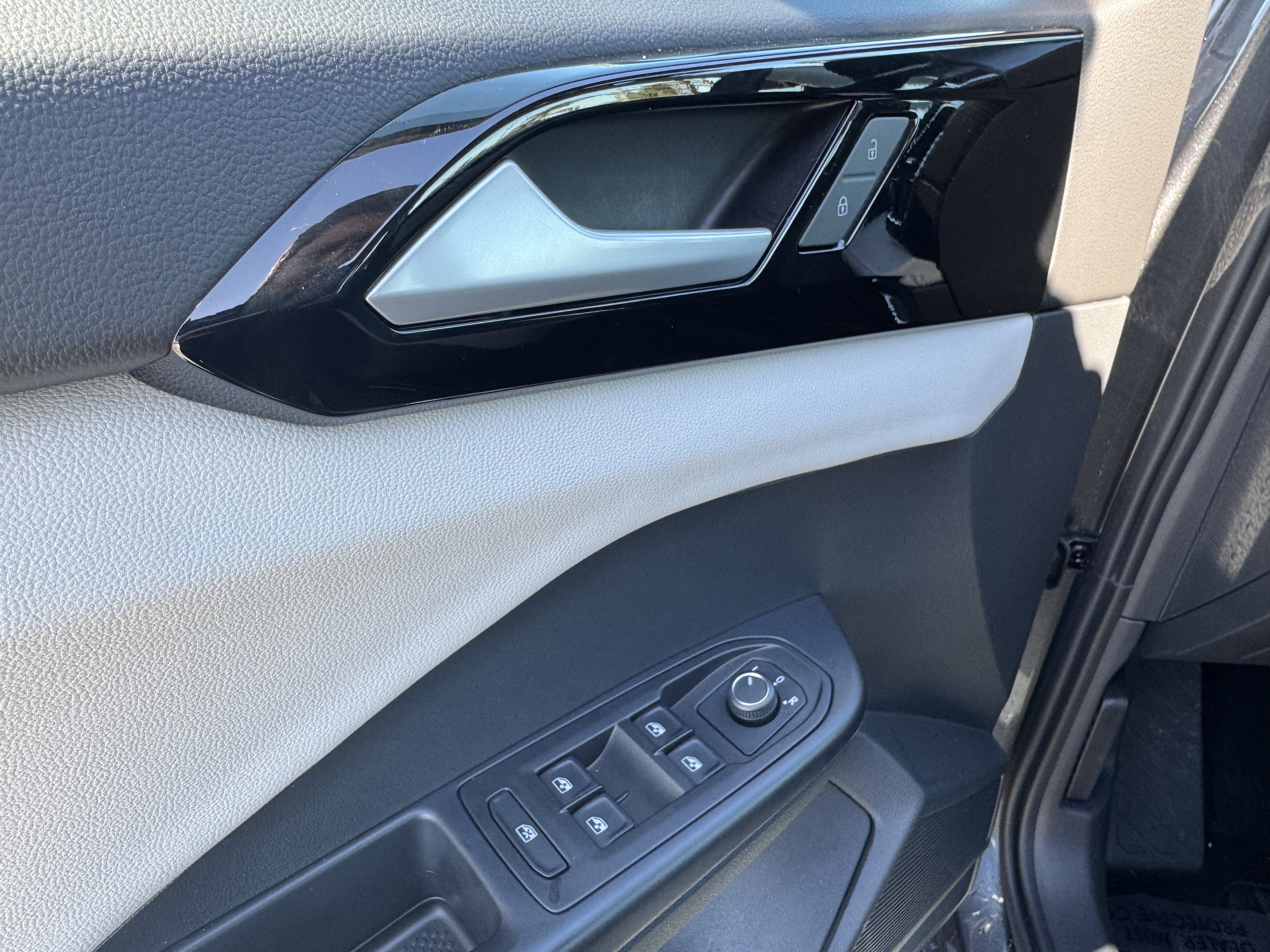 Used 2025 Volkswagen Taos S image 15