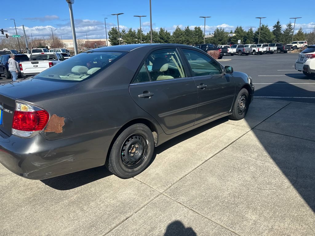 Used 2005 Toyota Camry LE FWD image 4