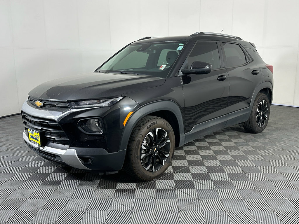 Used 2022 Chevrolet TrailBlazer LT FWD image 2