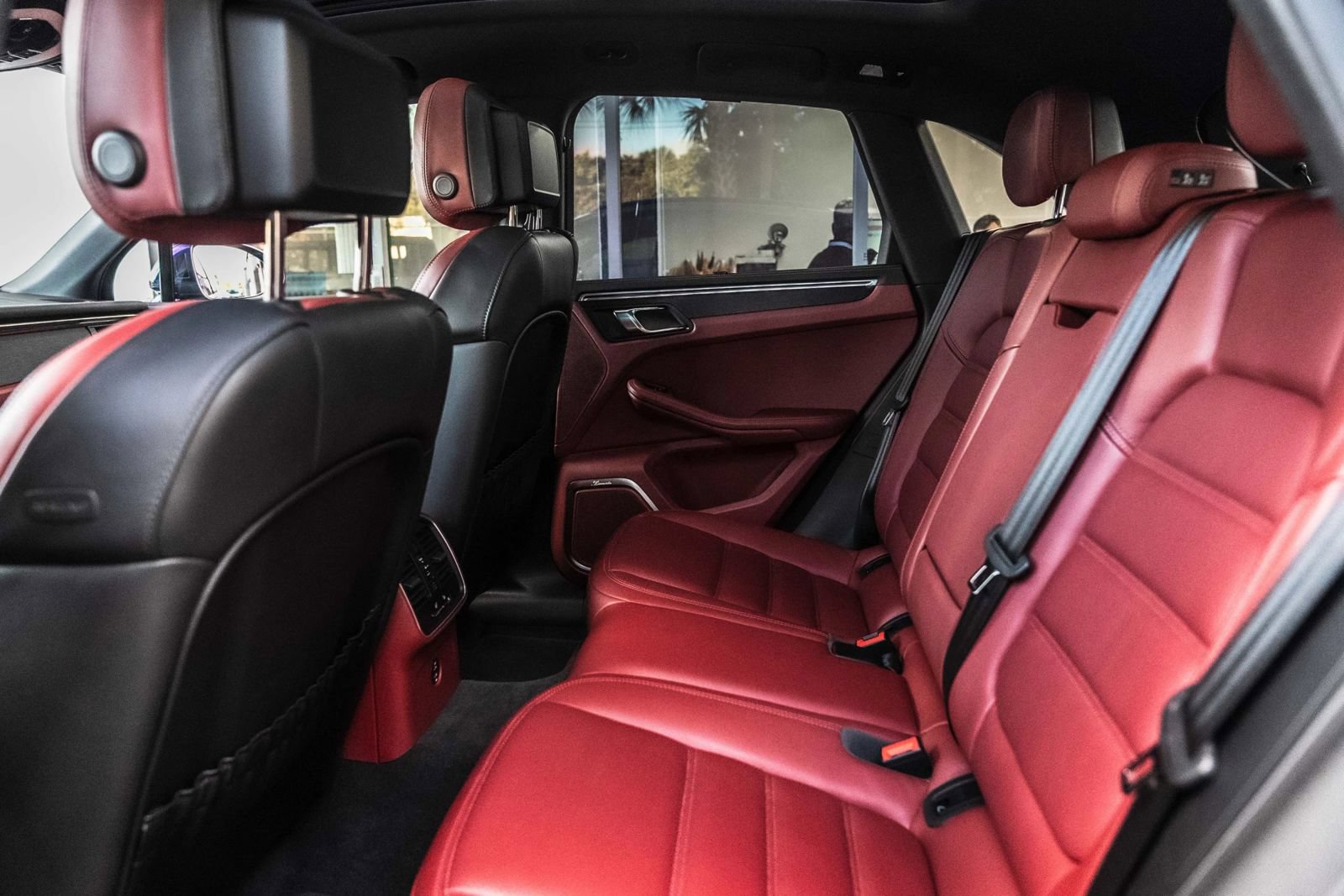 Used 2022 Porsche Macan GTS AWD/4WD image 28