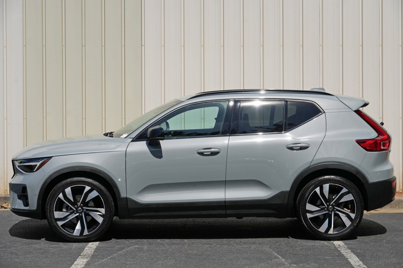 Used 2024 Volvo XC40 B5 Ultimate w/ Protection Package Premier AWD/4WD image 49