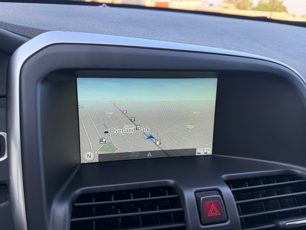 Used 2016 Volvo XC60 T5 Premier w/ Proximity Package FWD image 18