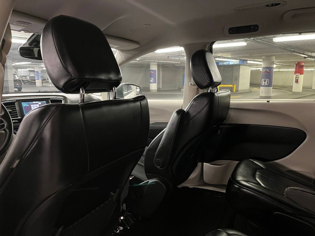 Used 2021 Chrysler Voyager Lxi image 21