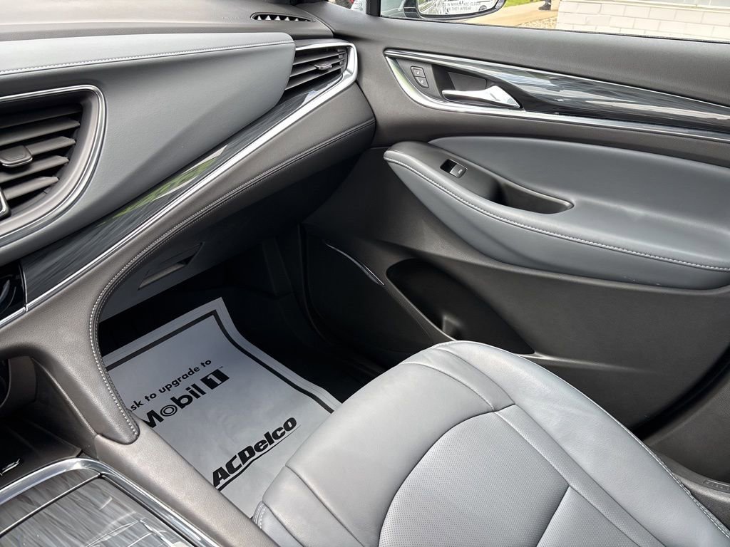 Used 2023 Buick Enclave Essence w/ Experience Buick Package AWD/4WD image 26