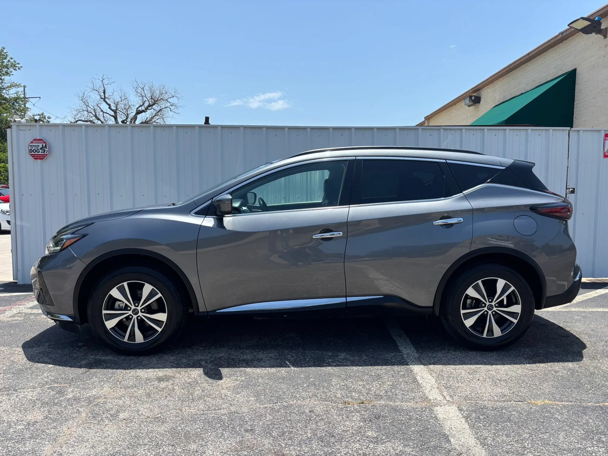 Used 2023 Nissan Murano SV AWD/4WD image 2