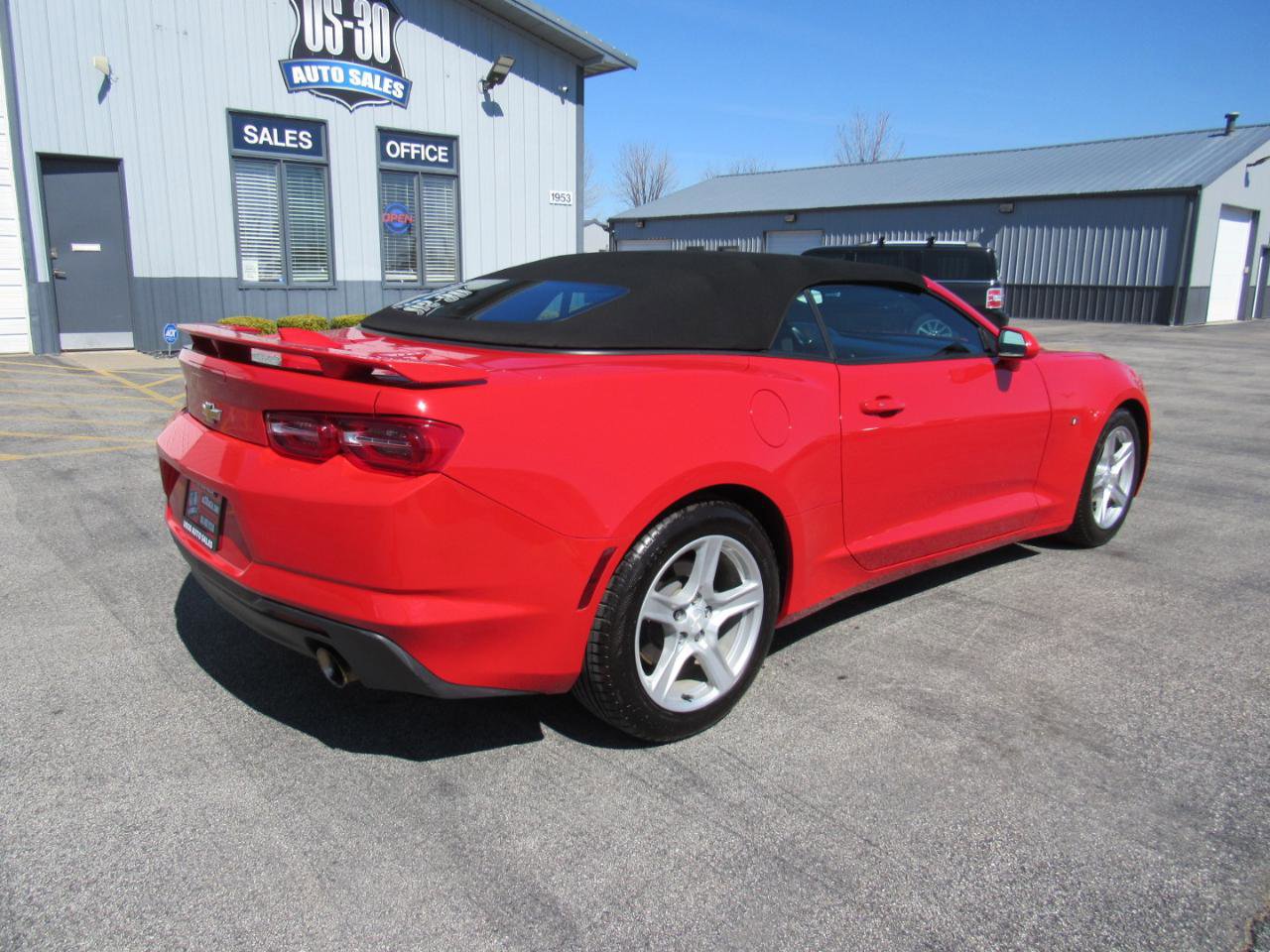 Used 2020 Chevrolet Camaro LT RWD image 6