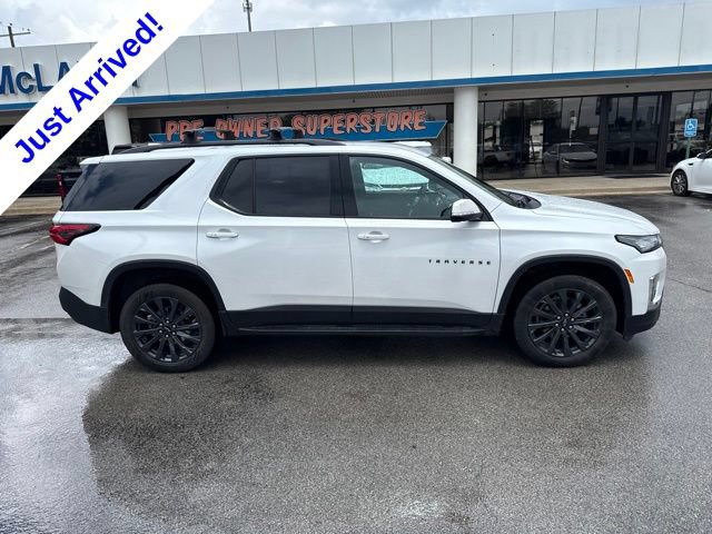 Used 2023 Chevrolet Traverse RS w/ LPO, 'HIT The Road' Package FWD image 2