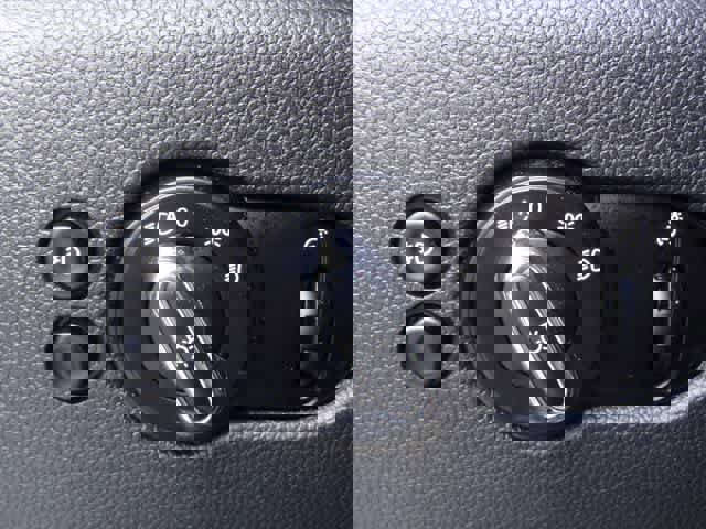 Used 2020 MINI Cooper 2-Door Hardtop image 15