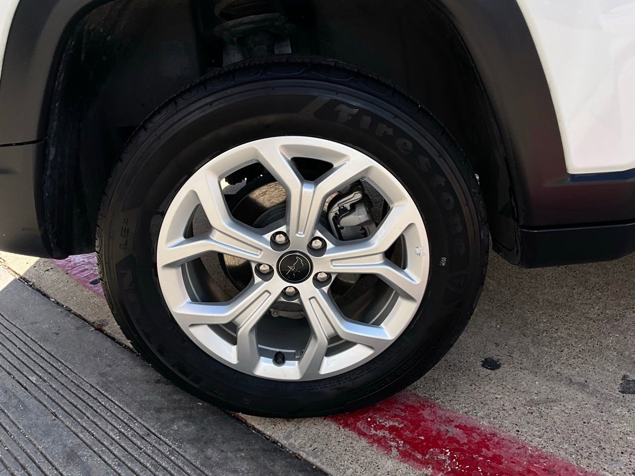 Used 2025 Jeep Compass Latitude image 9