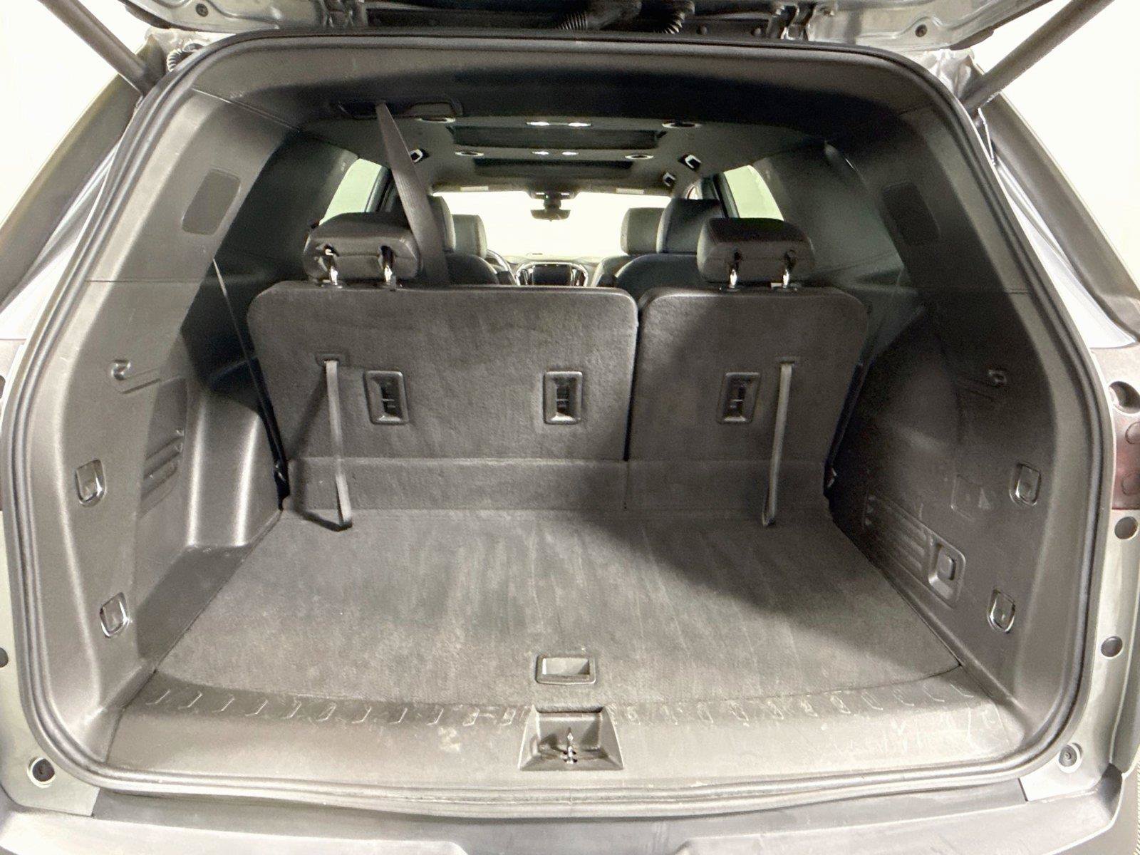 Used 2023 Chevrolet Traverse RS AWD/4WD image 21