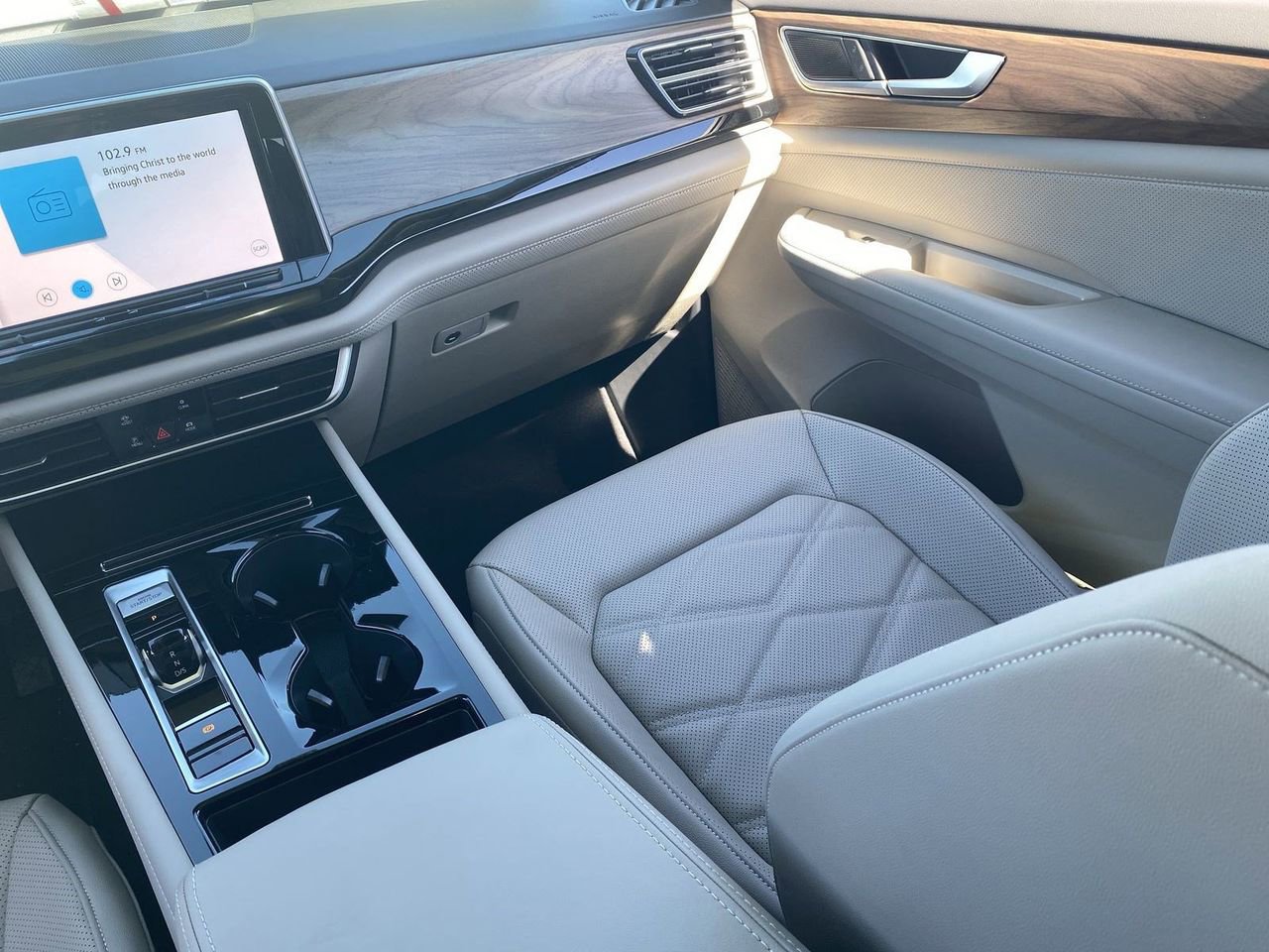 New 2026 Volkswagen Atlas SE image 12