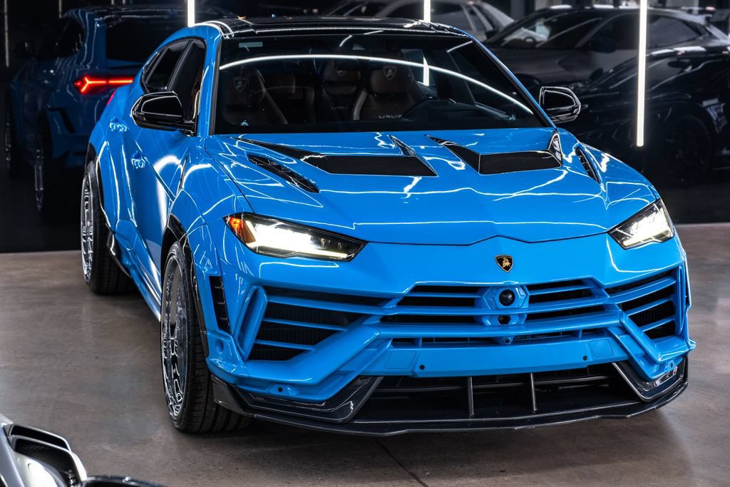 Used 2023 Lamborghini Urus S AWD/4WD image 2