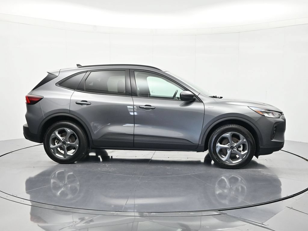 Used 2025 Ford Escape ST-Line Select AWD/4WD image 4