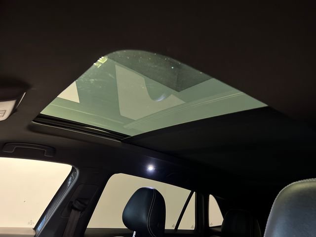 Certified 2021 Volkswagen Atlas Cross Sport SE w/ Panoramic Sunroof Package FWD image 29