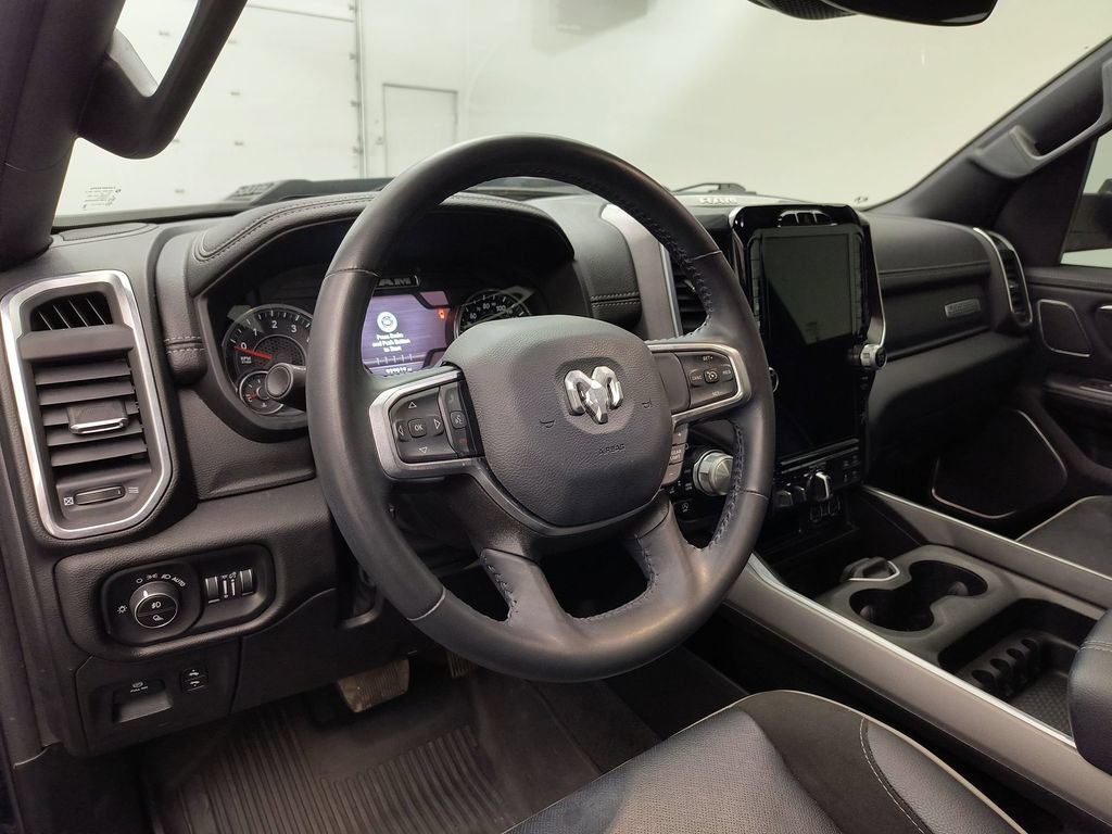 Used 2023 RAM 1500 Laramie AWD/4WD image 4