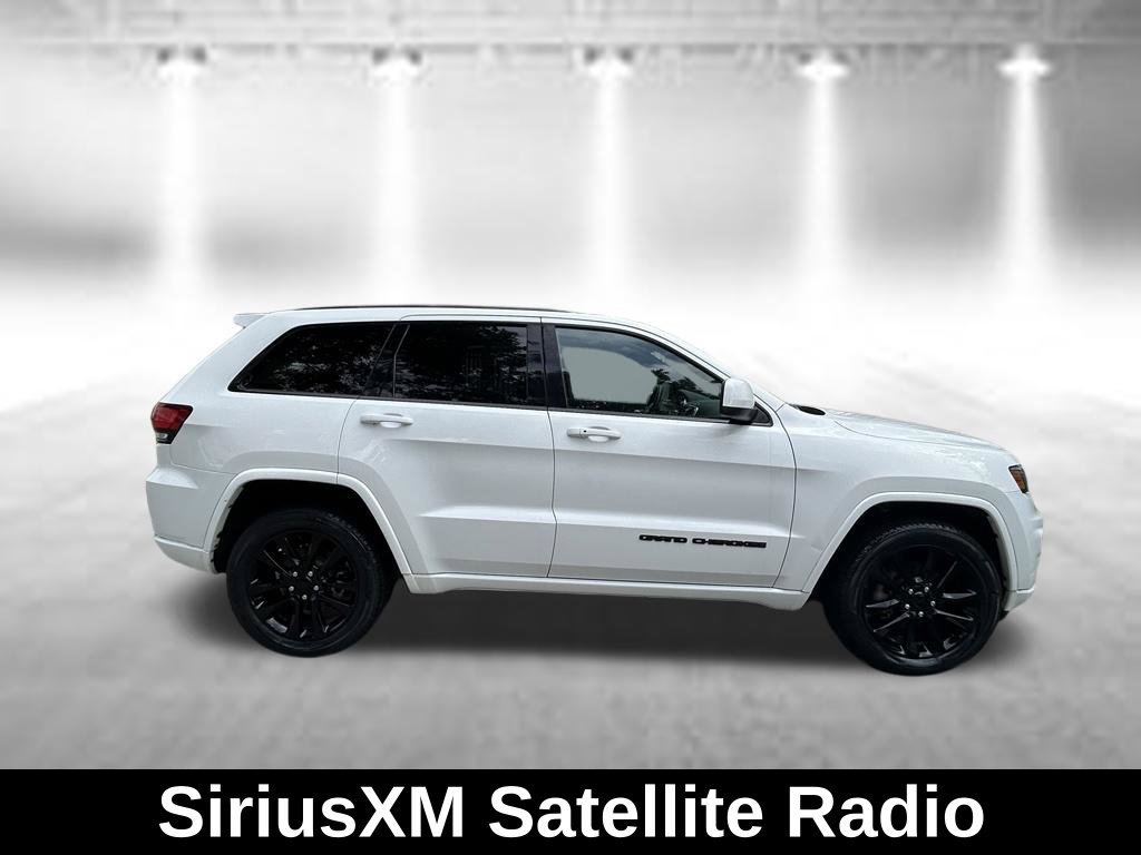 Used 2018 Jeep Grand Cherokee Altitude AWD/4WD image 8