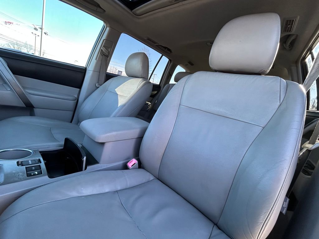 Used 2008 Toyota Highlander Sport image 17