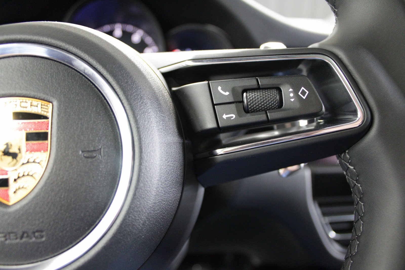 New 2026 Porsche Macan image 29