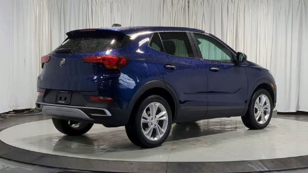 Used 2023 Buick Encore GX Preferred w/ Cold Weather Comfort Package AWD/4WD image 8