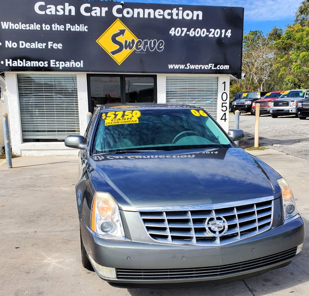 Used 2006 Cadillac DTS w/ Trunk Convenience Package image 4