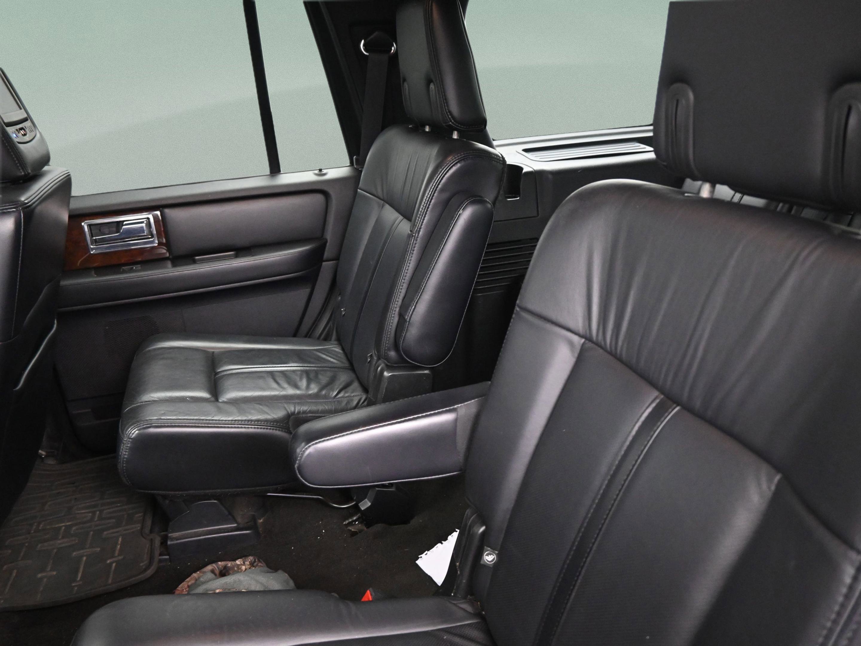 Used 2015 Lincoln Navigator 4WD image 33