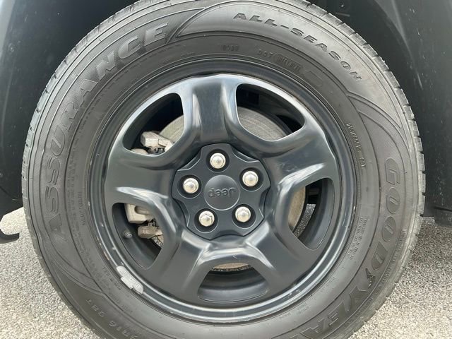 Used 2018 Jeep Compass Sport AWD/4WD image 14