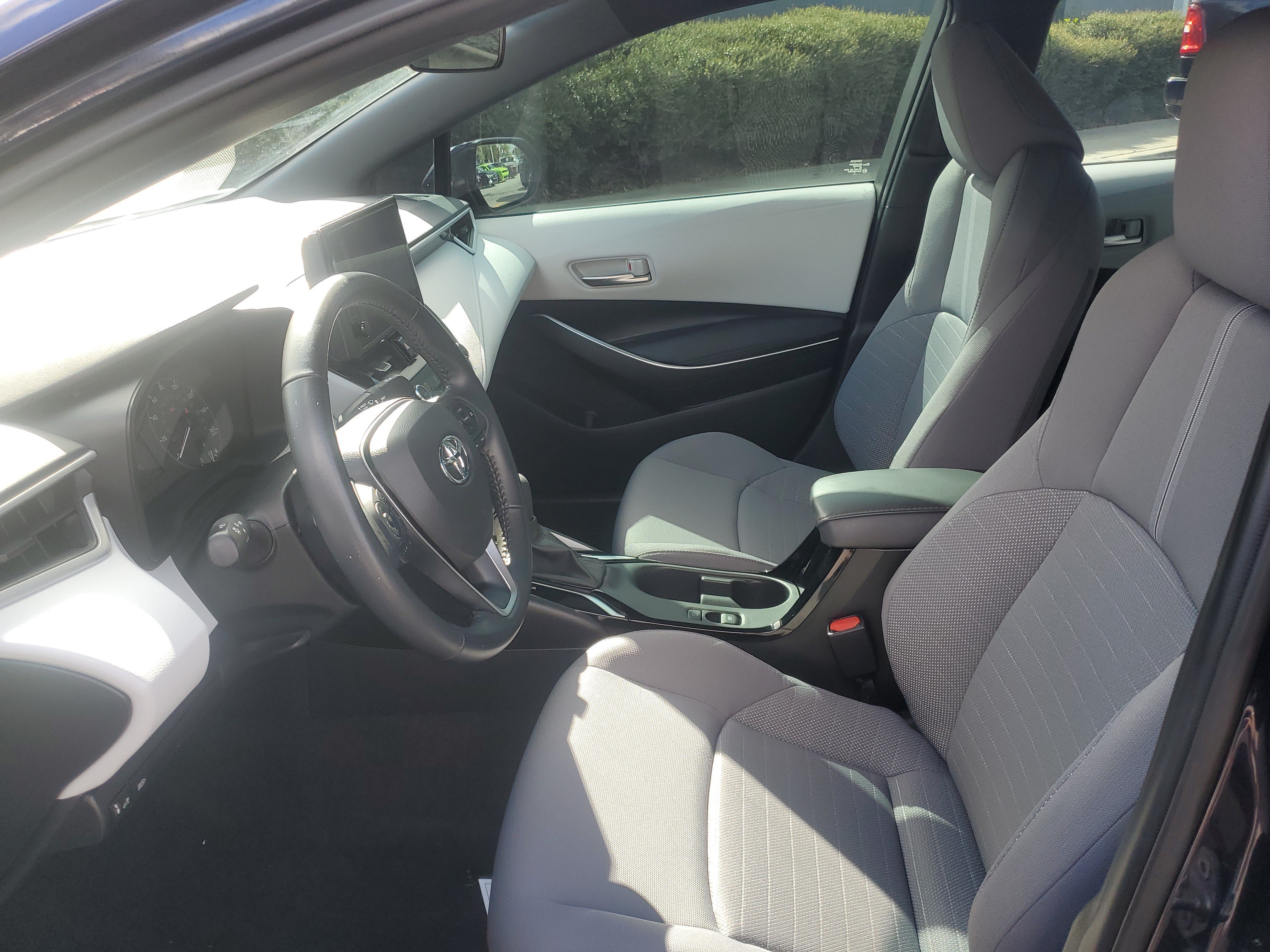 Used 2023 Toyota Corolla SE w/ SE Premium Package FWD image 14
