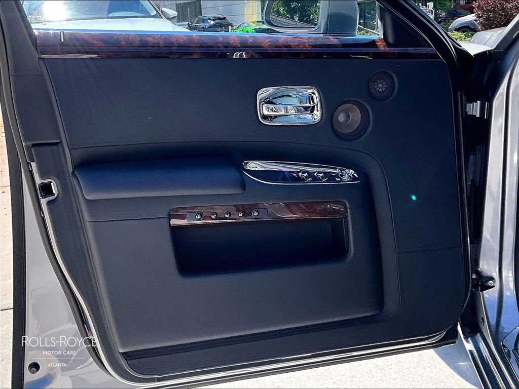 Certified 2016 Rolls-Royce Ghost RWD image 20