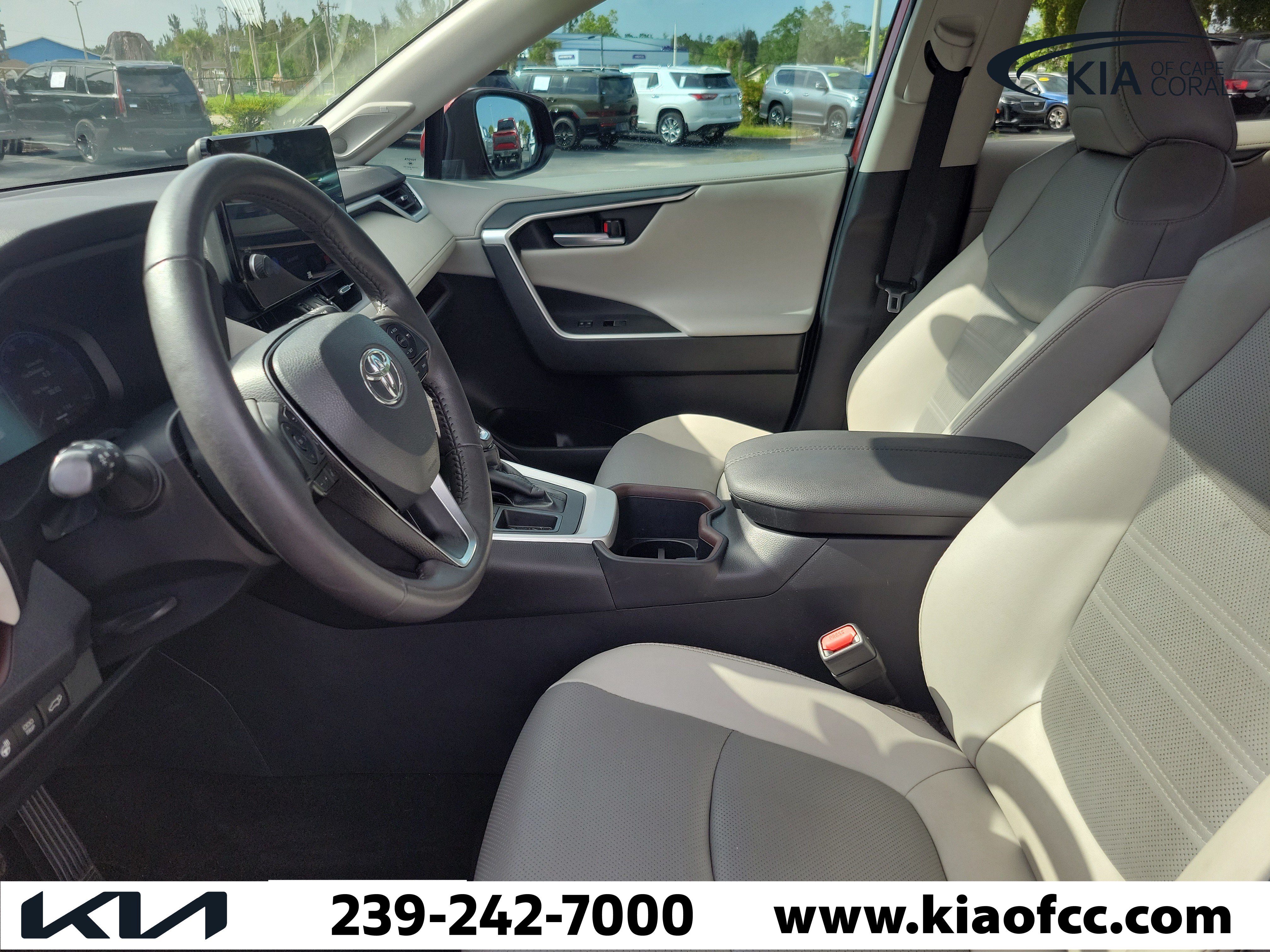 Used 2024 Toyota RAV4 Limited w/ Advanced Technology Package FWD image 22